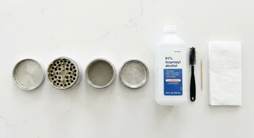 How to Clean Your Weed Grinder: Step-by-Step Guide for Every Material
