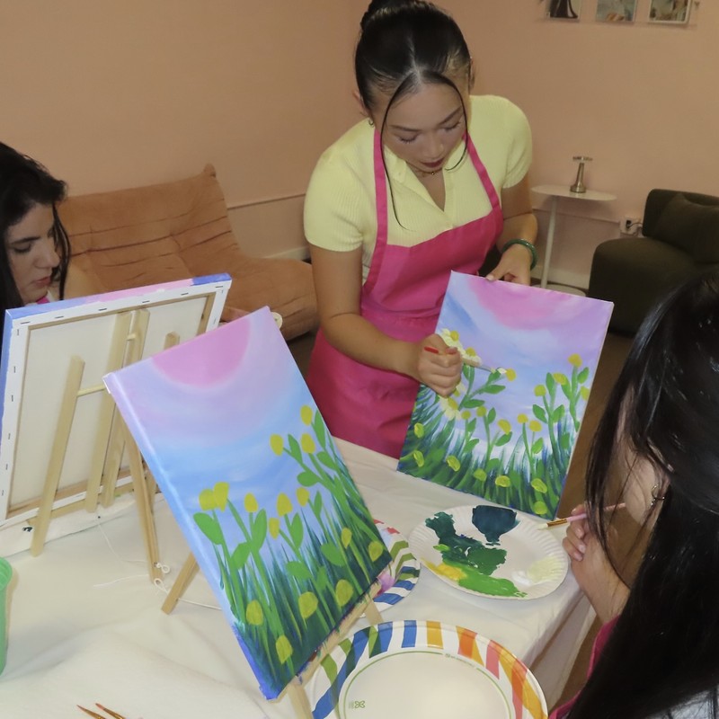 Paint and sip workshop