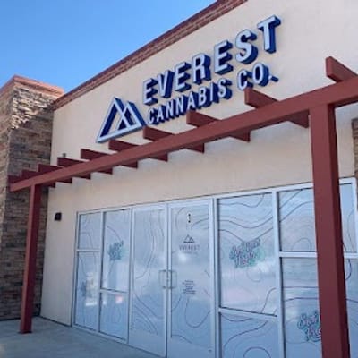 Everest Cannabis - Montano Plaza