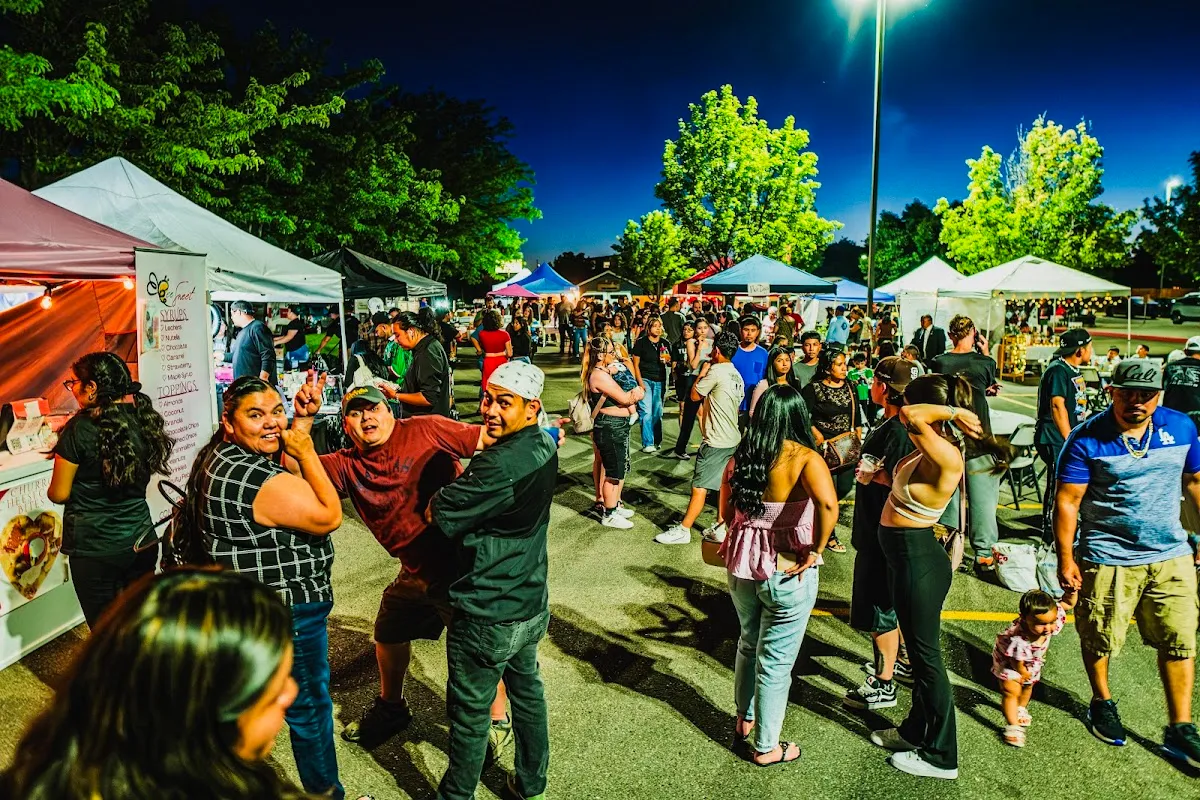 208 Night Market photo 1