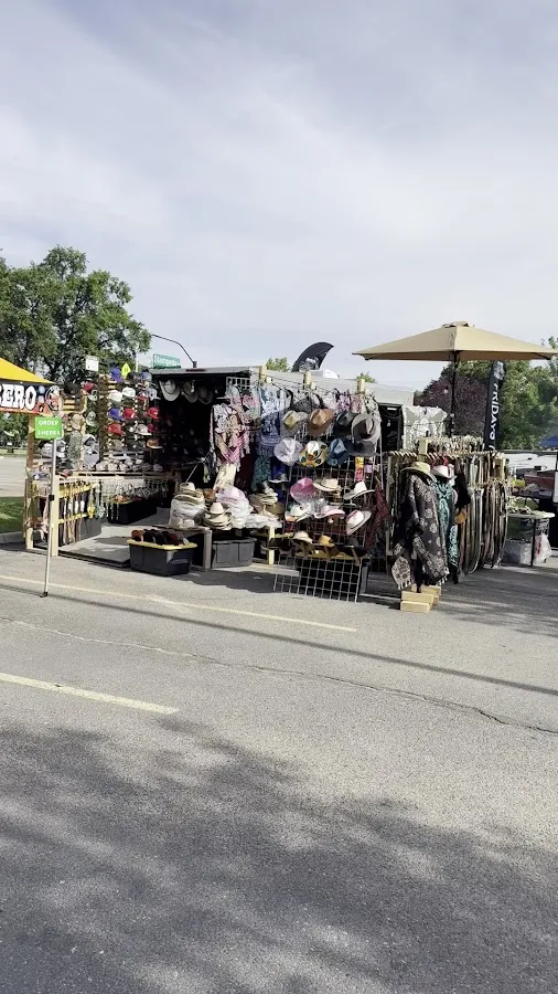 208 Night Market photo 2