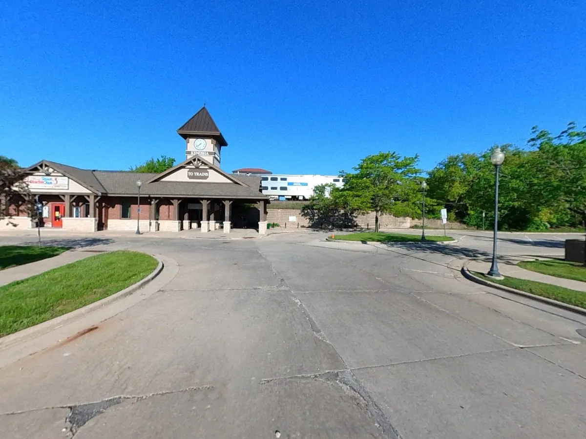 Metra Train Station - 13th Avenue and 54th Street photo 3