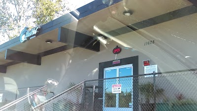 Bud Hut Everett - Marijuana - Pot