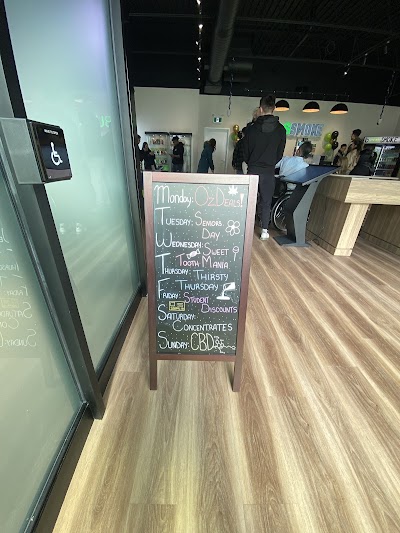 BUDSSMOKE CANNABIS SUPERSTORE BARRIE