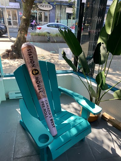 COASTAL GREEN Cannabis Dispensary (Dunsmuir St.)