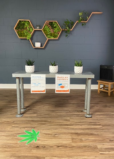 Comox Valley Cannabis Co. (Family Owned & Operated)