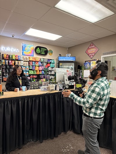 Doc's Apothecary - Med & Rec Dispensary