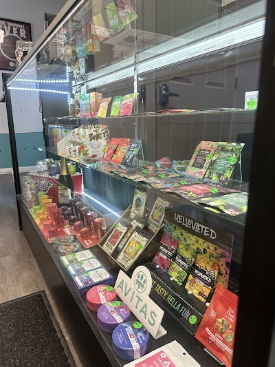 Floyd's Fine Cannabis on Division