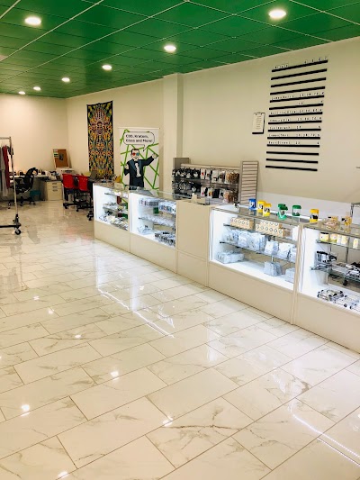 Friendly Market Dispensary & Kratom Shop on Hefner