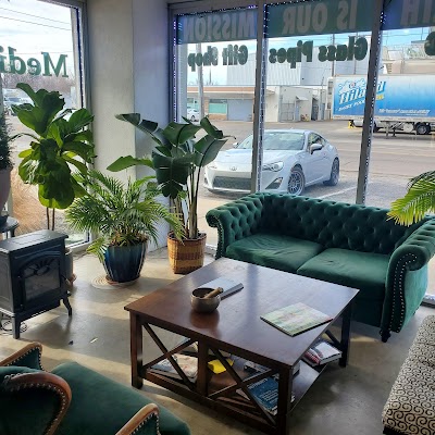 Friendly Market Dispensary & Kratom Shop on Porter