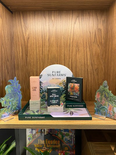 Friendly Stranger Cannabis Culture Shop | Cambridge (Franklin Blvd) Weed Store