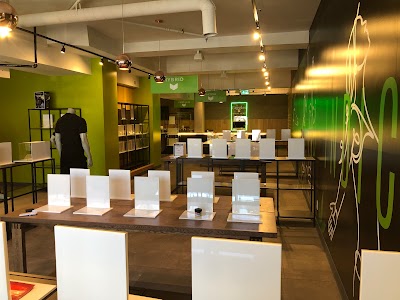 Giggles Cannabis | Hamilton Dispensary