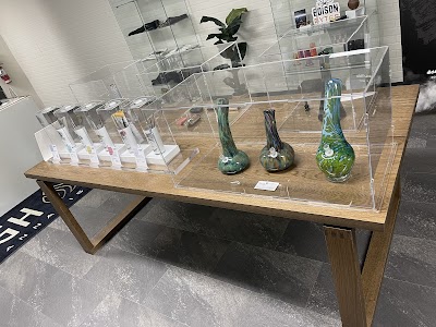 High Ties Cannabis Store - Alexandria Ontario