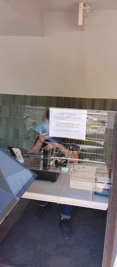 High Ties Cannabis Store - Vanier Ottawa