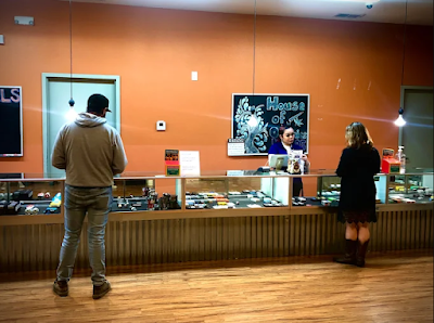 KOLAS Weed Dispensary & Delivery - South Watt, Sacramento