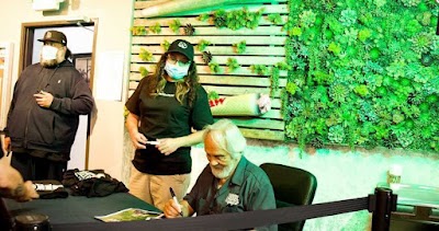 Long Beach Green Room