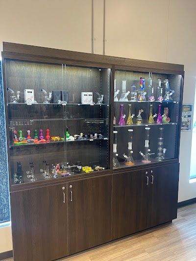 Lux Leaf Cannabis - Penhold