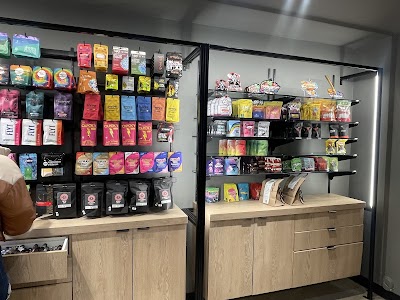 Moses Roses - Recreational Cannabis Lincoln Park