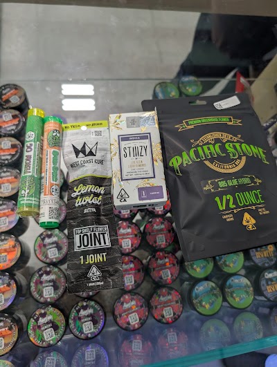 Off The Charts - Dispensary in Hemet