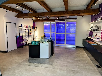 Offside Cannabis | Hamilton