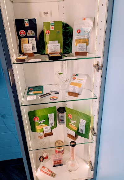 Pacificanna James Bay - Cannabis Store