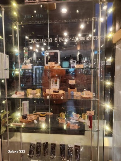 Pacificanna James Bay - Cannabis Store