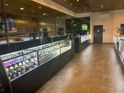 Palm Royale Cannabis Dispensary - Palm Desert, CA (Gerald Ford) photo 5
