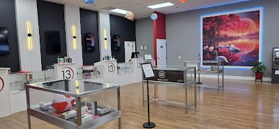 Planet 13 Neighborhood Dispensary Lakeland