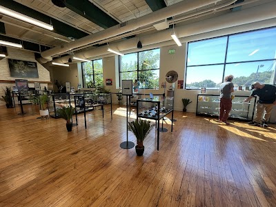 RISE Recreational Marijuana Dispensary Dracut