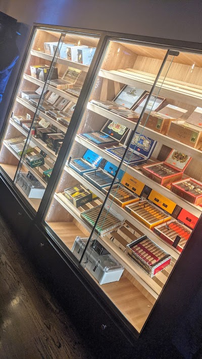 Scarlet Reserve Room