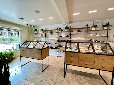 Serra Dispensary