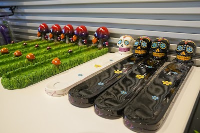 Sessions Cannabis Hamilton (Red Hill)