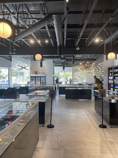 SWED A SNOOP DOGG Dispensary LAX