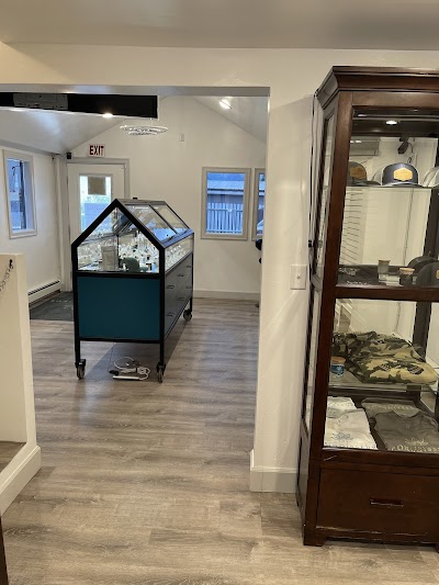 The Connoisseur Lounge