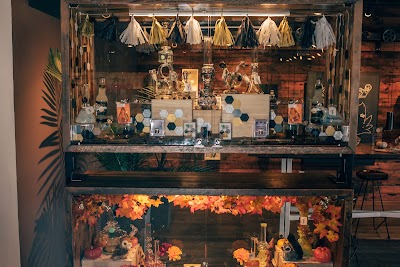 The Novel Tree | Bellevue Pot Shop