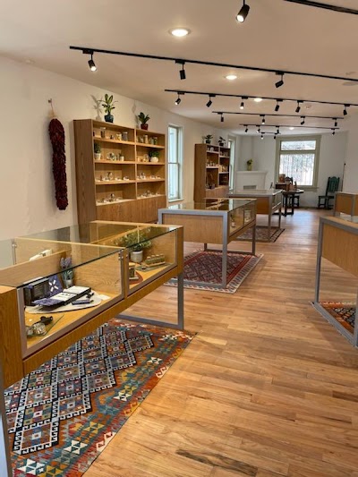 Verdes Cannabis - Santa Fe Plaza