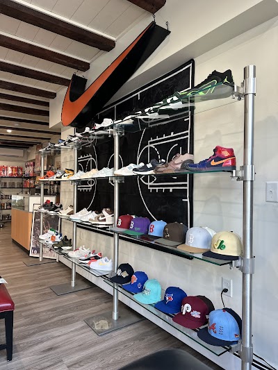 Vintage Cannabis & Collectibles