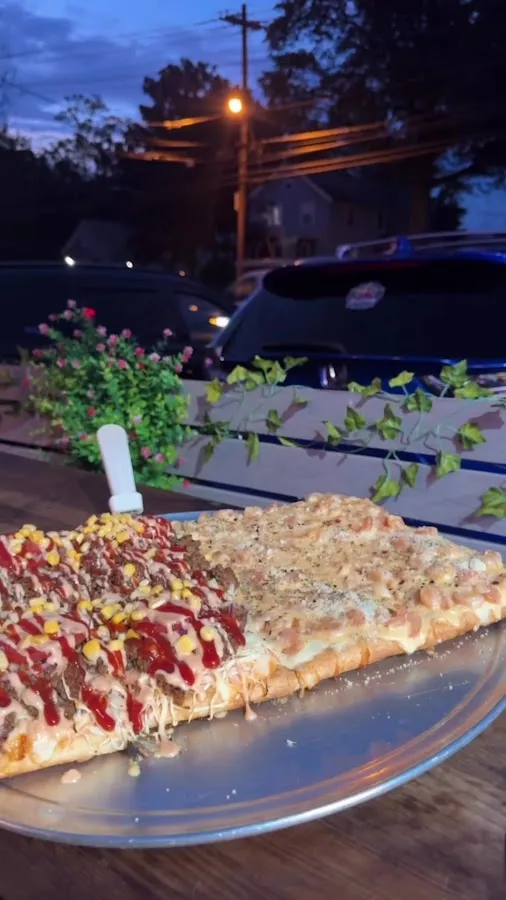 300 Slices Pizzeria photo 5