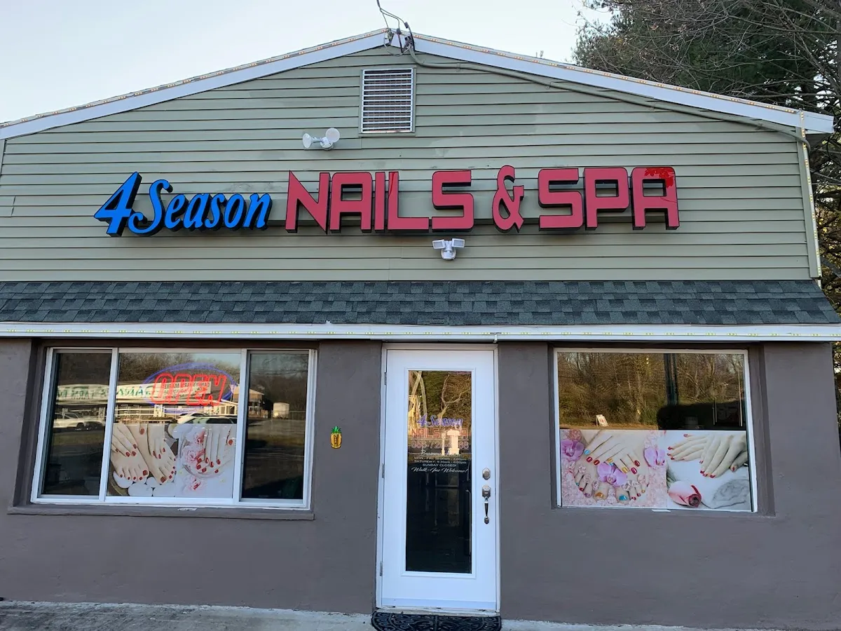 4 Seasons Nail and Spa