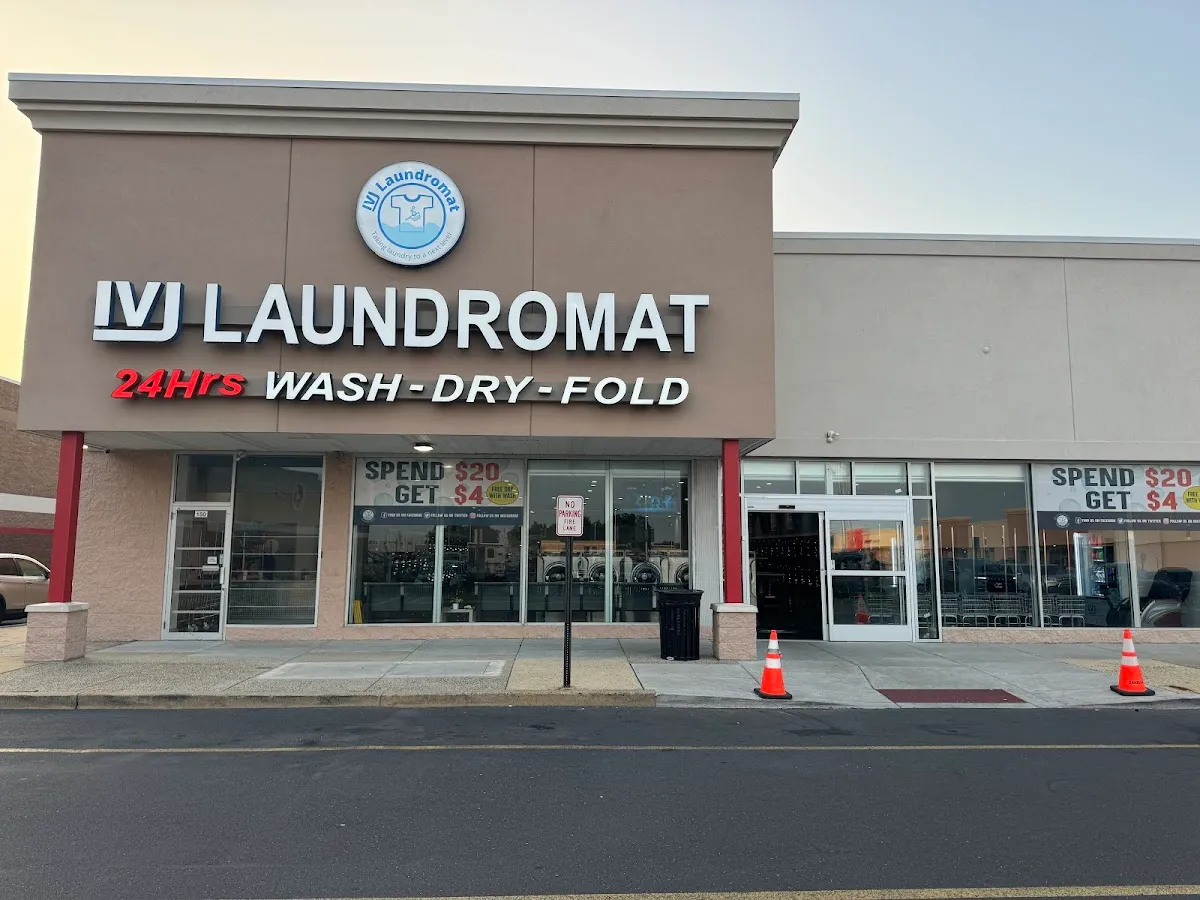 4J Laundromat photo 3