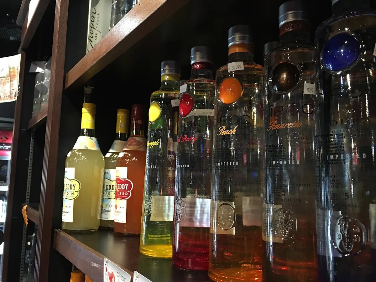 8th Street Liquors photo 2