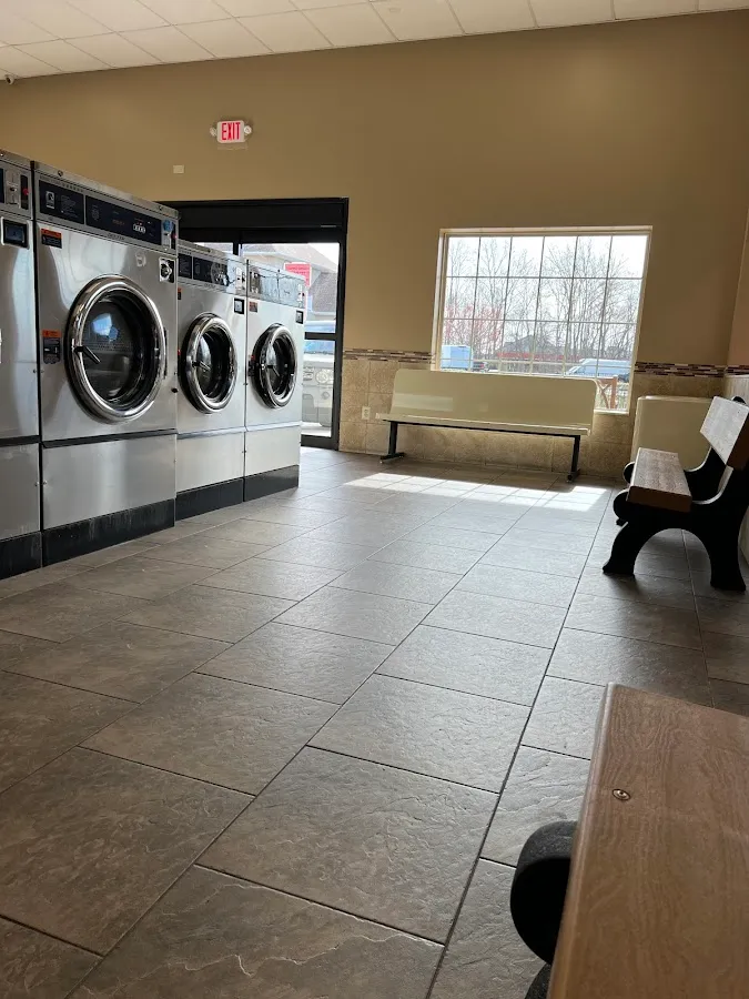 Al & Rich Laundromat photo 3