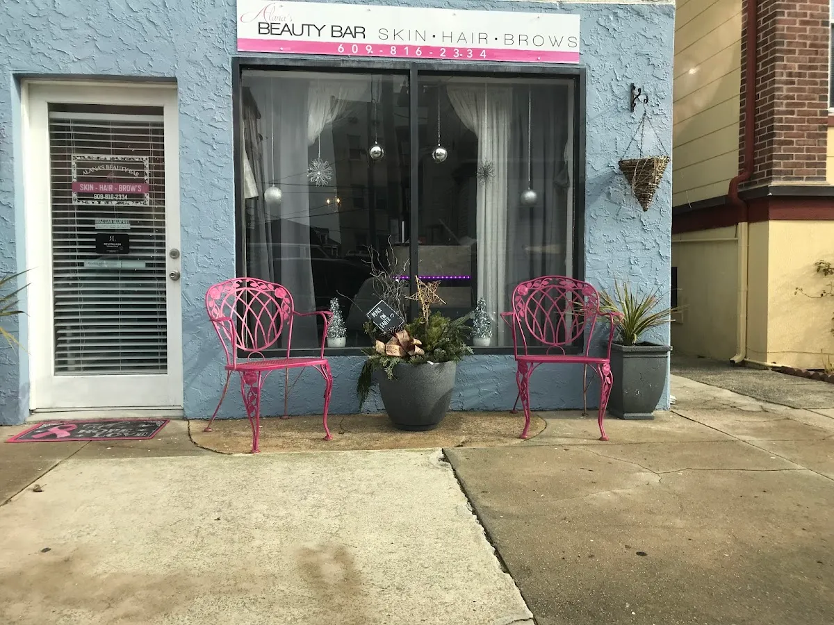 Alanaโs Beauty Bar