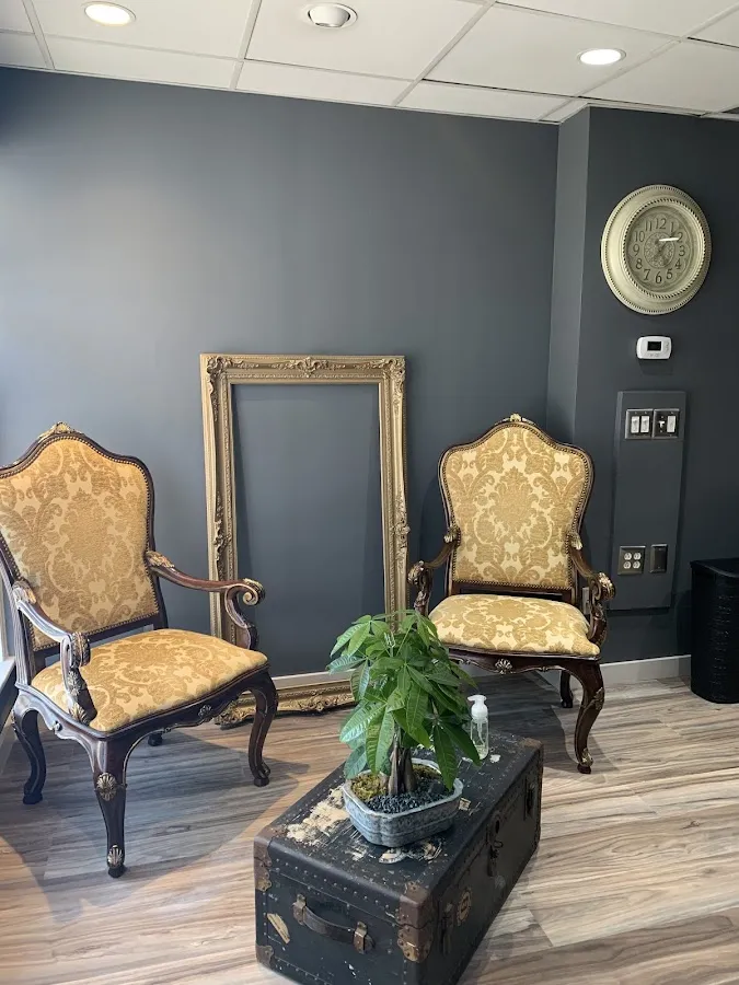 ALL Smoke And Mirrors Hair Studio photo 3