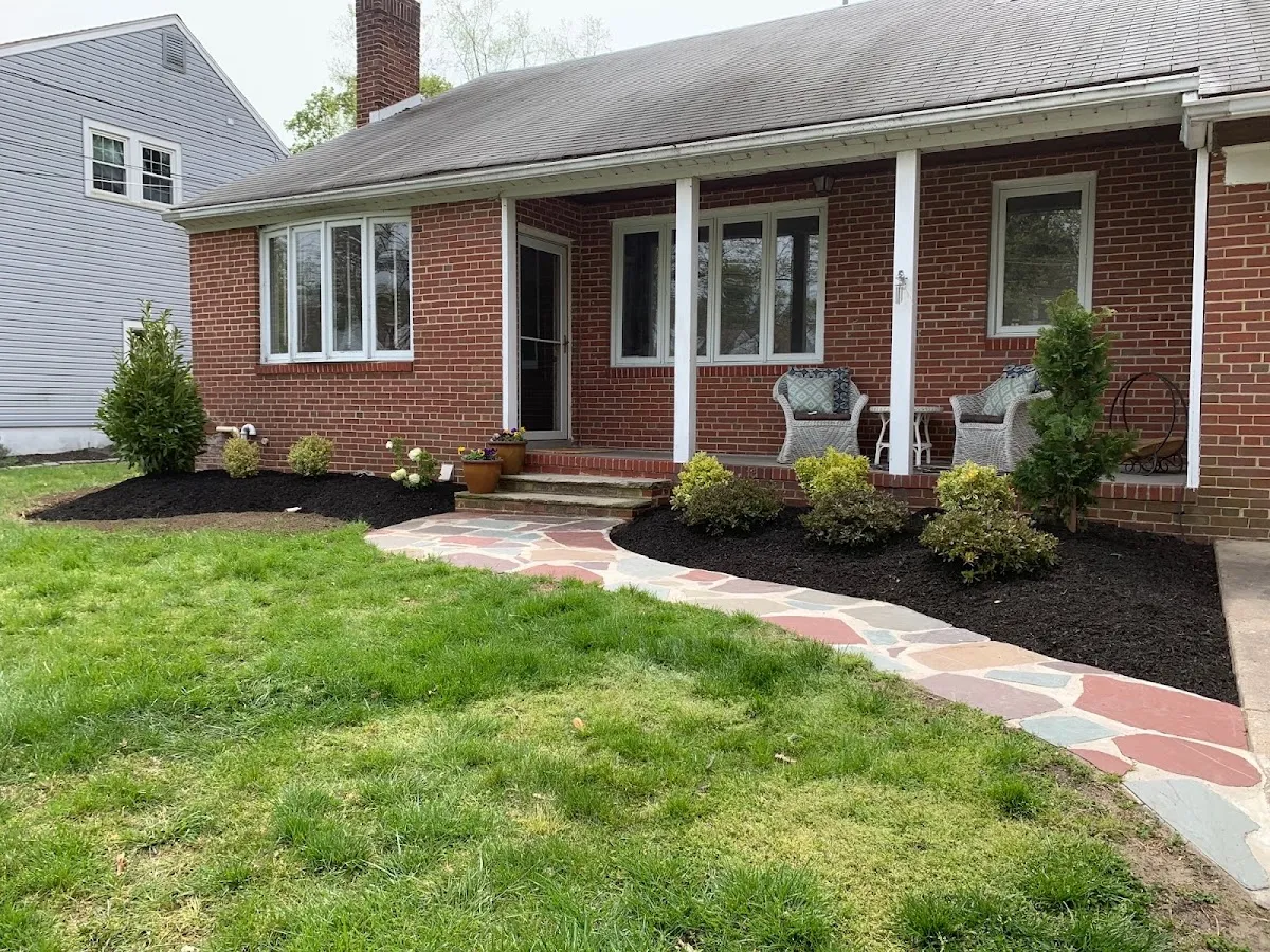 Alvarez Landscaping LLC photo 2