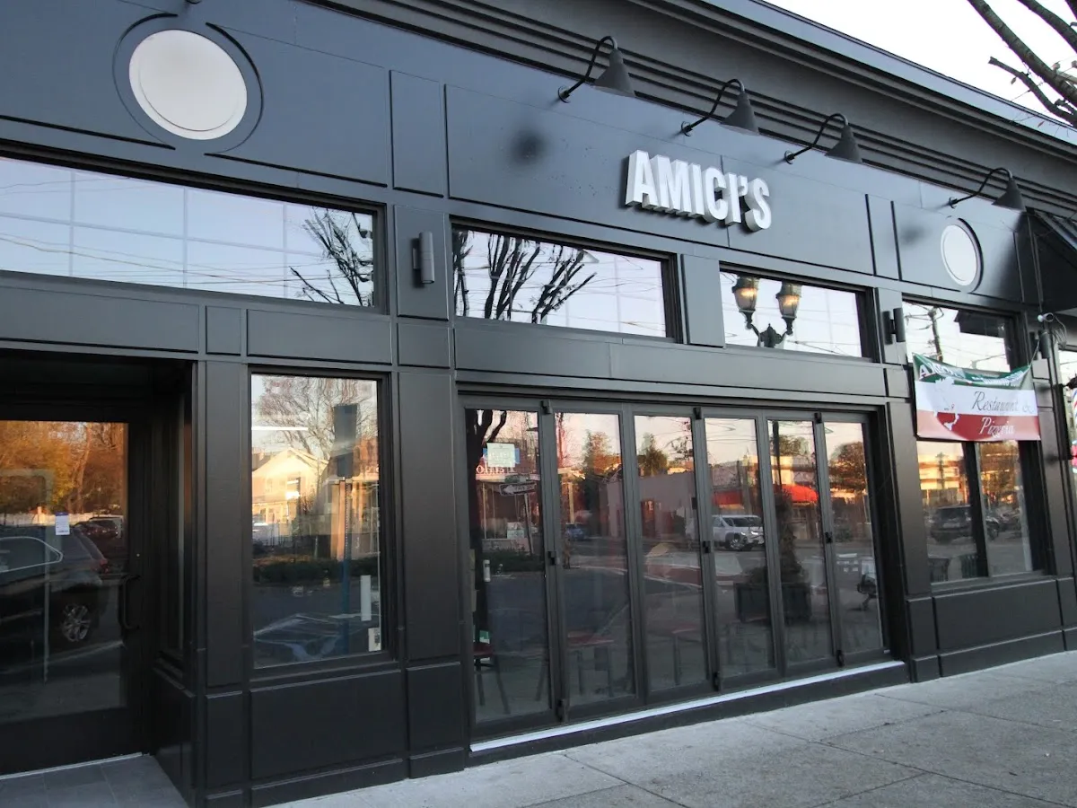 Amici's Restaurant