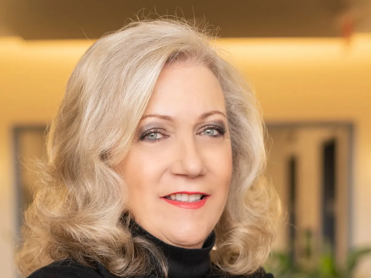 Andrea Levas, Broker Sales Associate BHHS photo 4