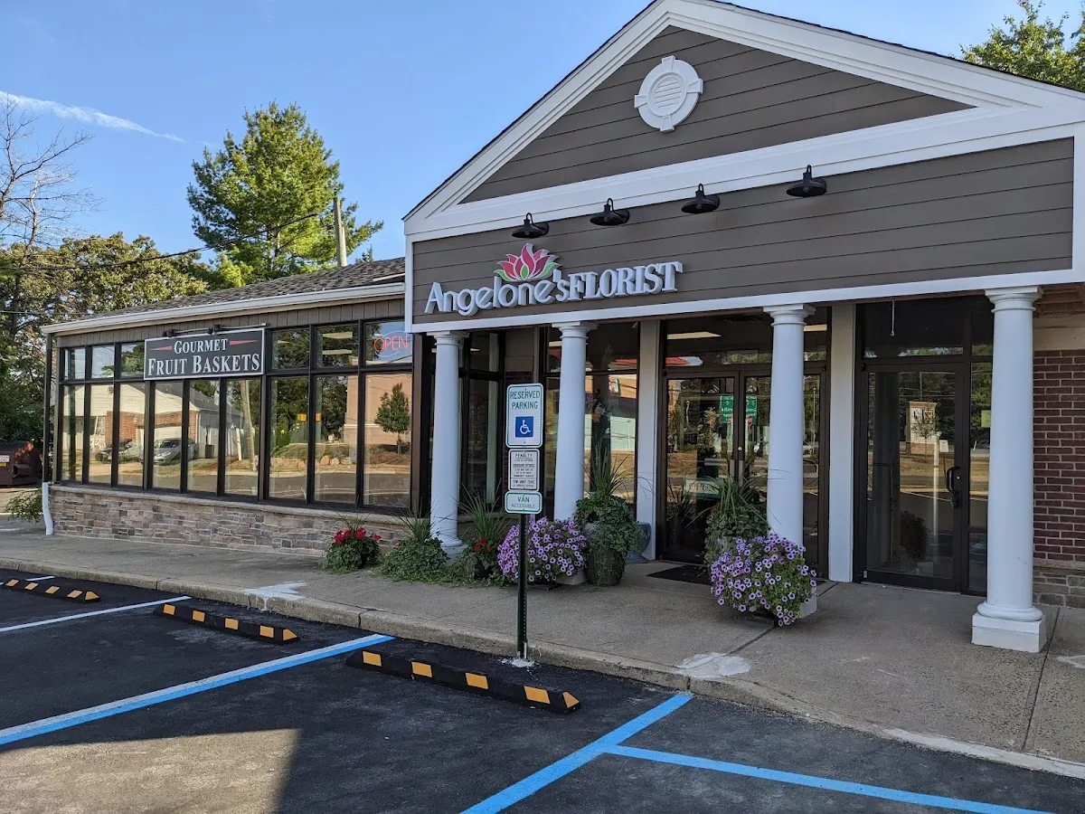 Angelone's Florist & Flower Delivery photo 3