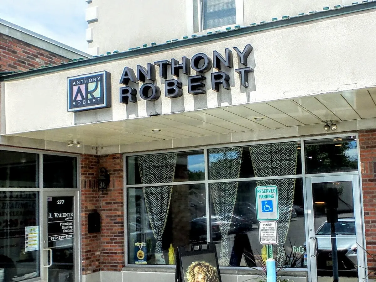 Anthony Robert Salon