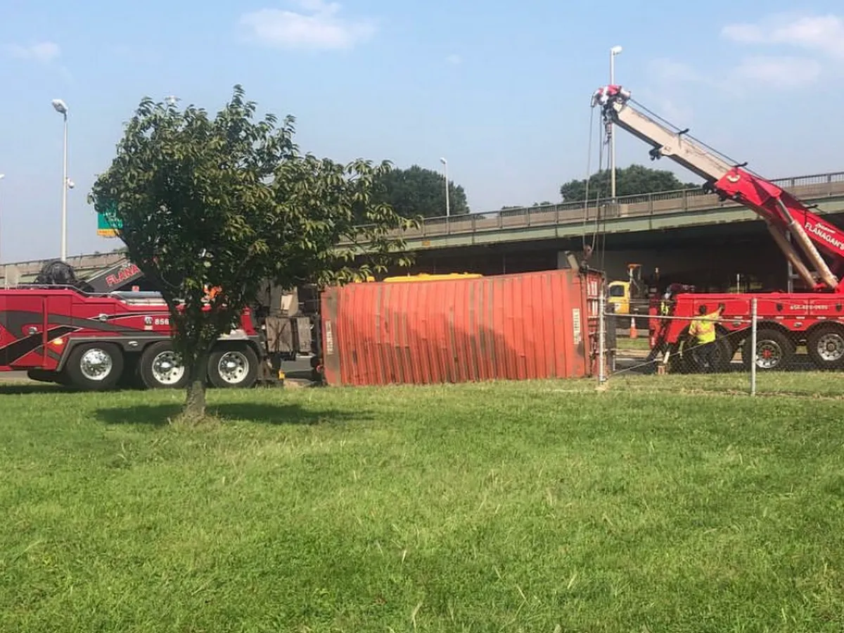 Ant's Towing LLC photo 5